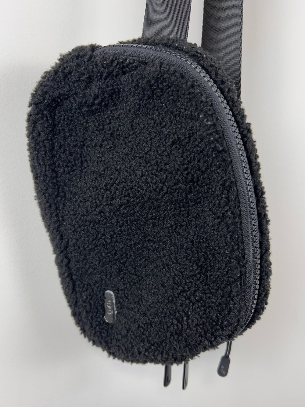 Lole Black Sherpa Crossbody Bag Adjustable Strap Fleece Pouch